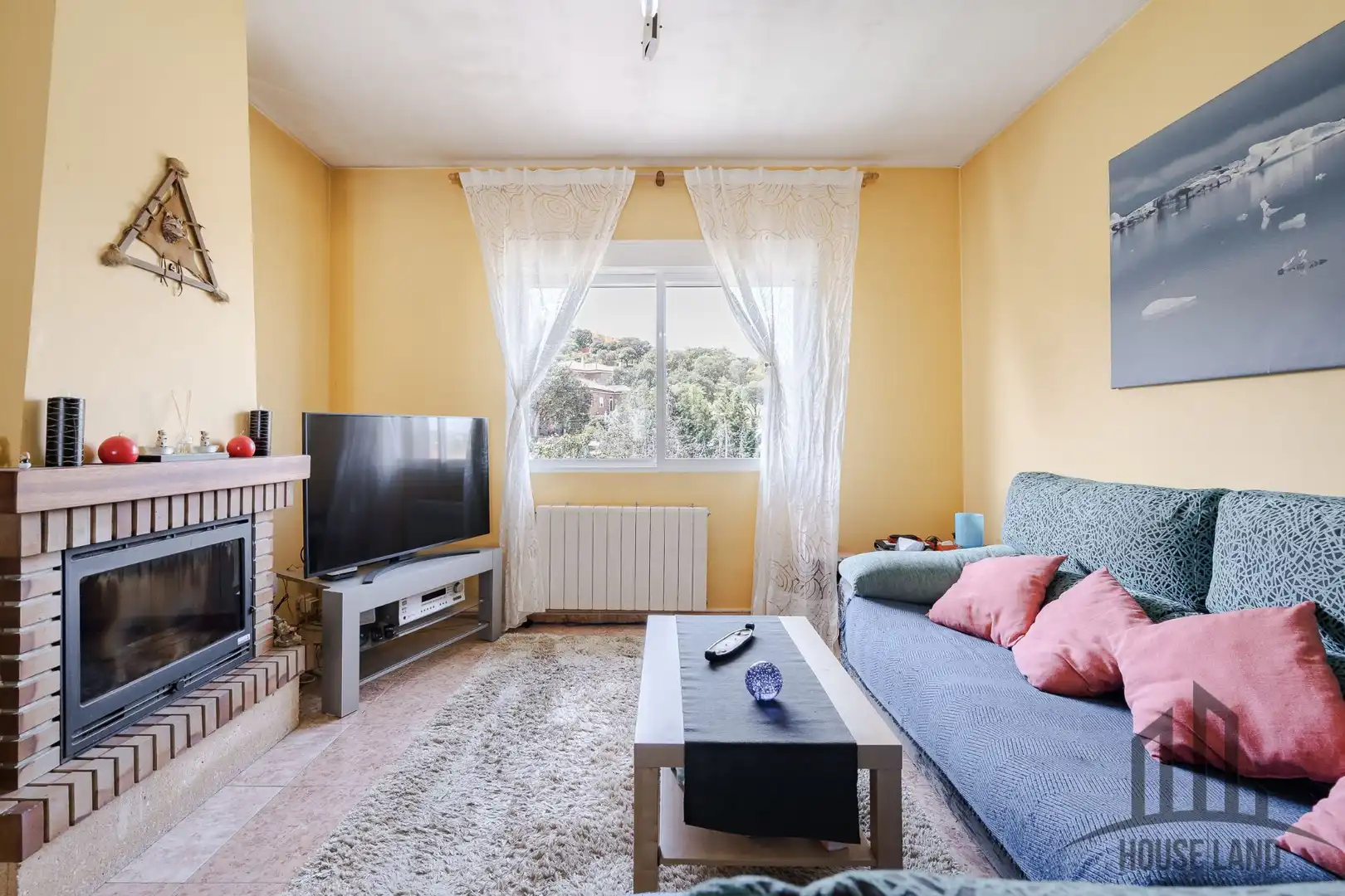 Sala de estar de Casa o chalet en venta en El Casar con Aire acondicionado, Calefacción y Jardín privado