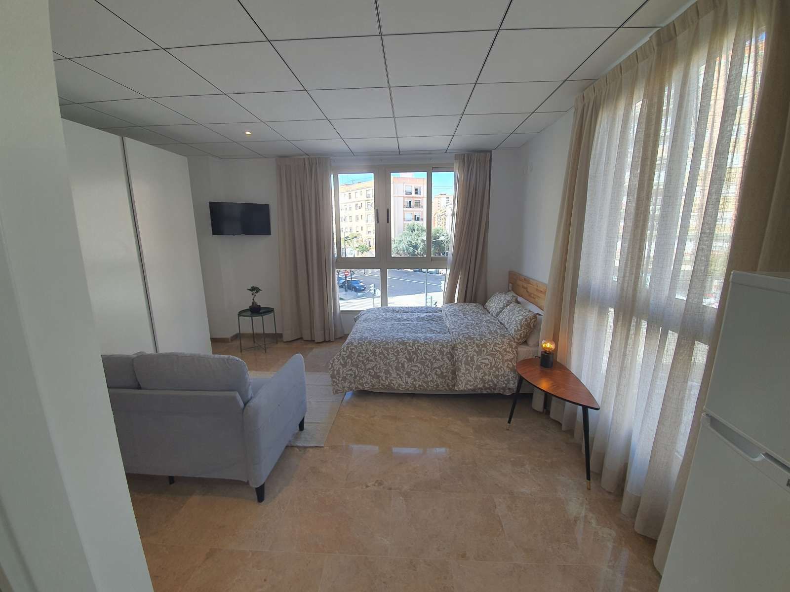 Dormitori de Estudi per a compartir en  Valencia Capital amb Aire condicionat i Terrassa