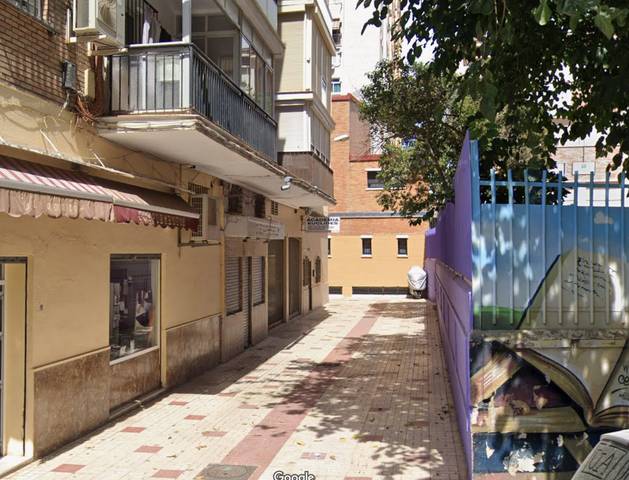Local comercial en Alquiler en C/ Goya en Parque Ayala - Jardín de la Abadía - Huelín