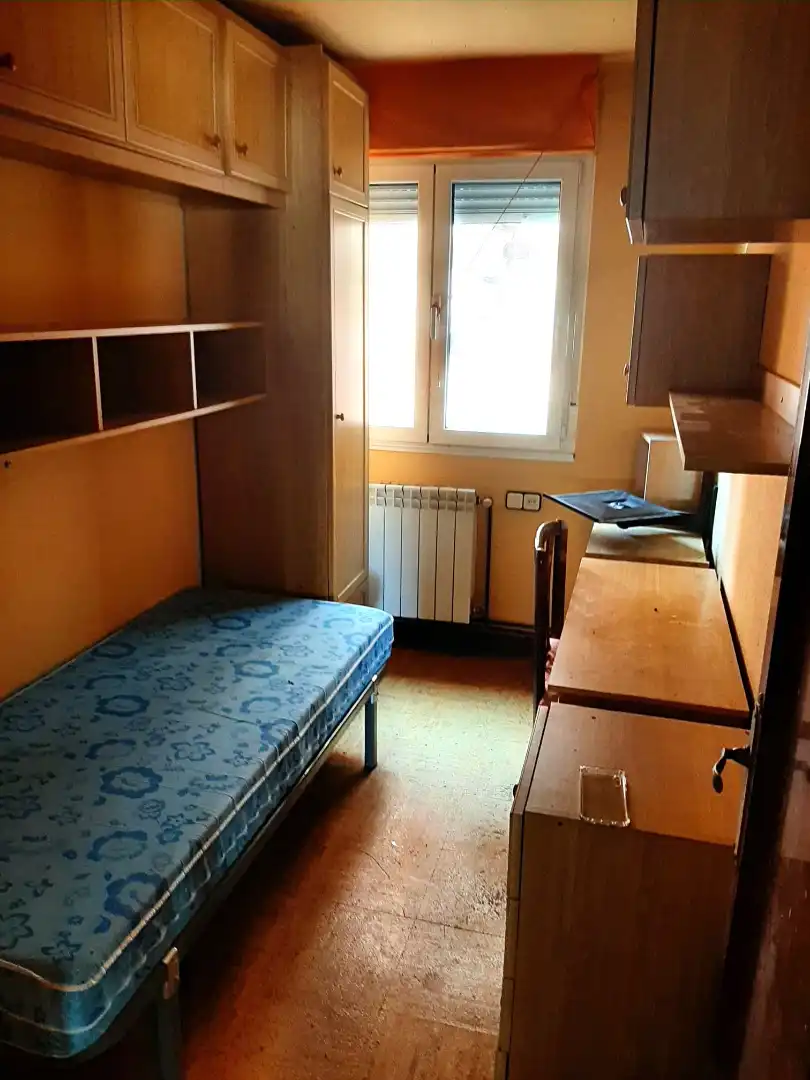 Habitación de Piso en venta en Oviedo  con Calefacción, Amueblado y Horno