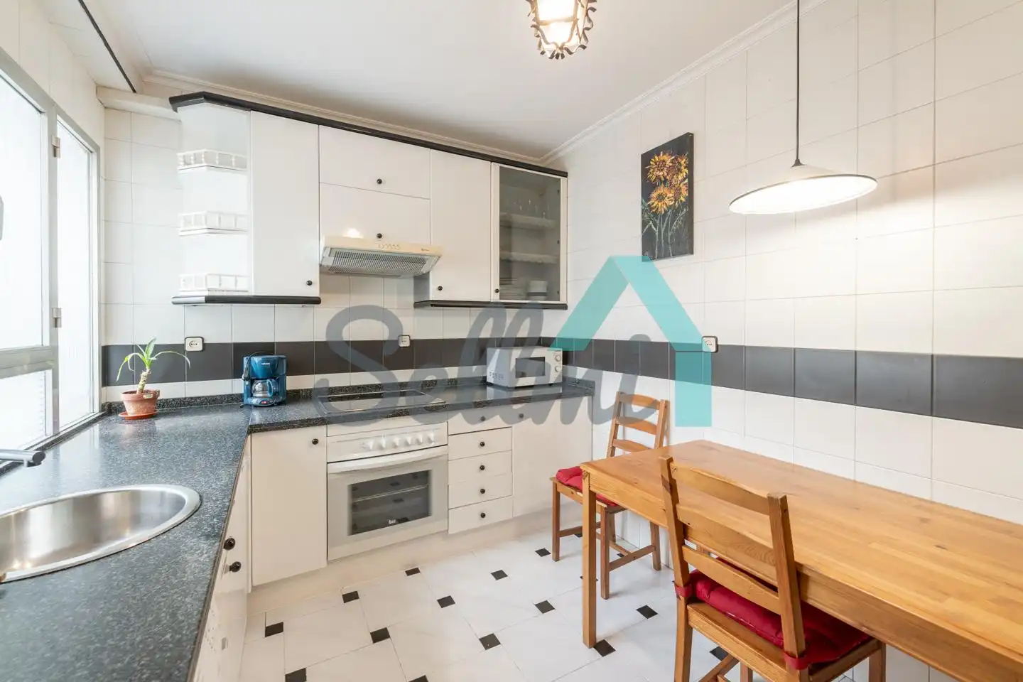 Kitchen of Flat for share in Oviedo   with Heating, Parquet flooring and Terrace