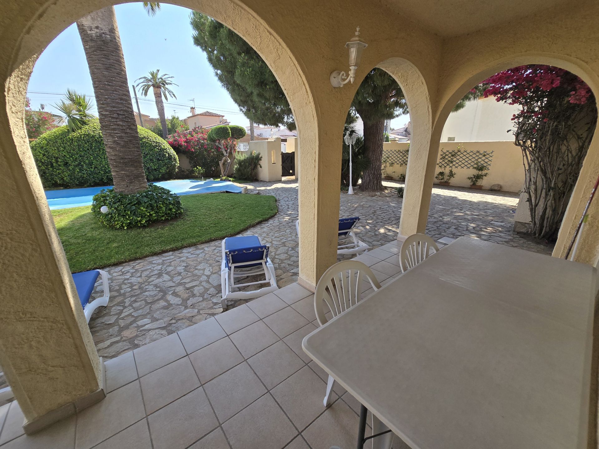 Terrace of House or chalet for sale in Empuriabrava  with Air Conditioner, Heating and Private garden