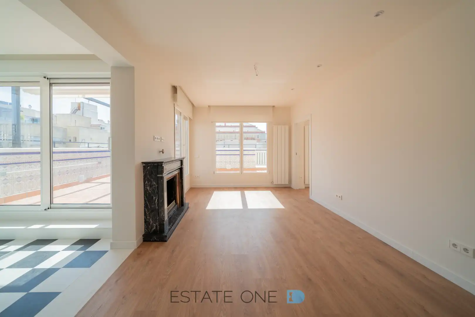 Sala d'estar de Àtic de lloguer en Madrid amb Aire condicionat, Calefacció i Parquet