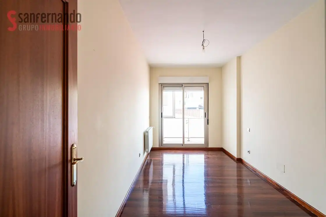Piso en venta en Torrelavega  con Terraza y Balcón