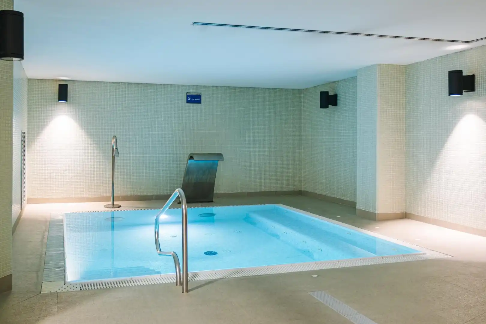 Piscina de Apartament de lloguer en Villajoyosa / La Vila Joiosa amb Aire condicionat, Calefacció i Jardí privat