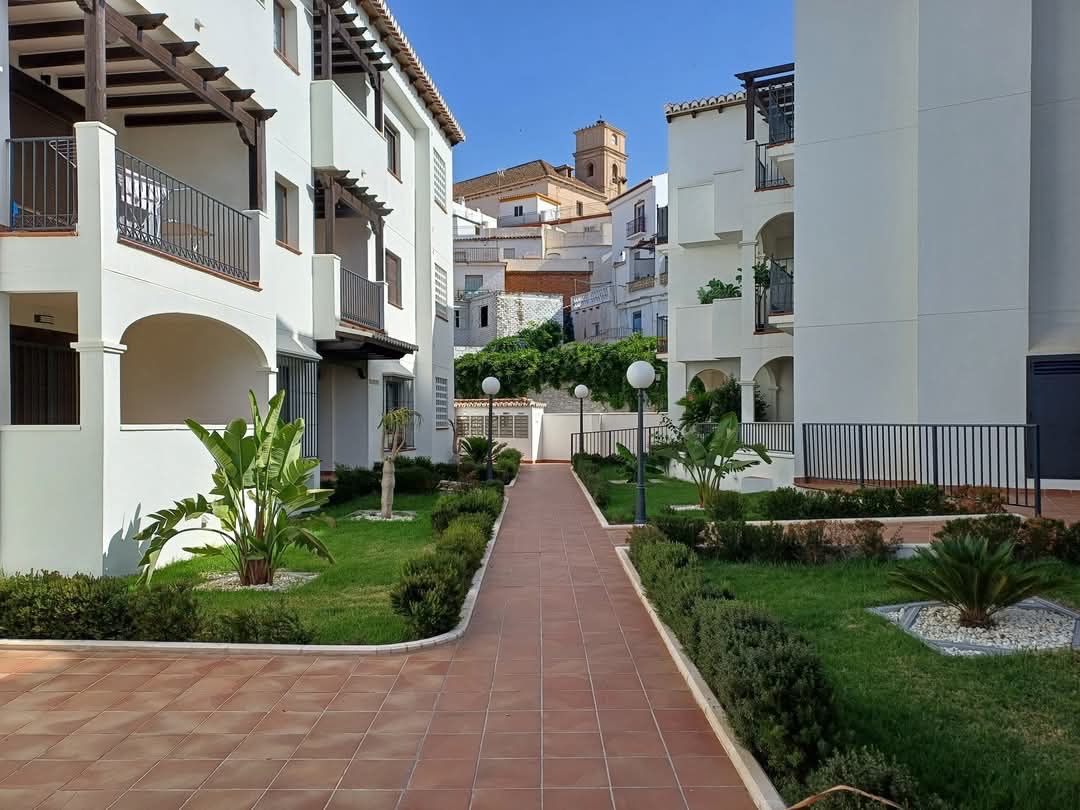 Vista exterior de Apartament en venda en  Granada Capital amb Aire condicionat, Moblat i Forn