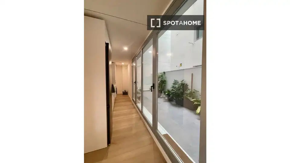 Vista exterior de Apartament per a compartir en Málaga amb Aire condicionat, Terrassa i Moblat
