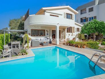 Villa mit Balkon zum Verkauf in Port d'Alcúdia - Platja d'Alcúdia