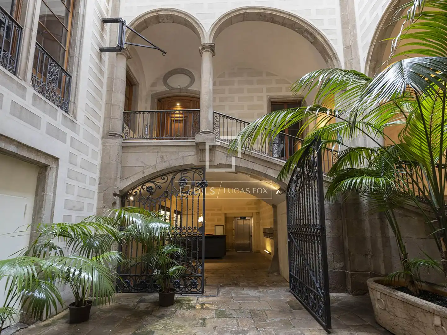 Wohnung mit Terrasse zum Verkauf in Ciutat Vella, imagen 2