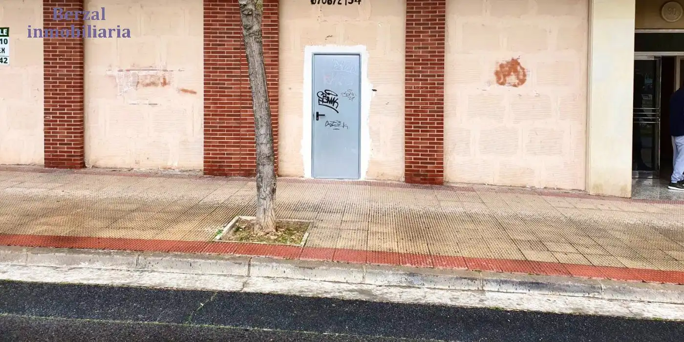Local comercial en venta en Calle Gonzalo de Berceo, imagen 4