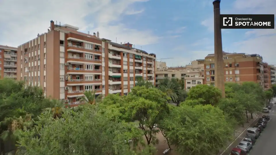 Vista exterior de Piso para compartir en Barcelona con Aire acondicionado, Calefacción y Amueblado