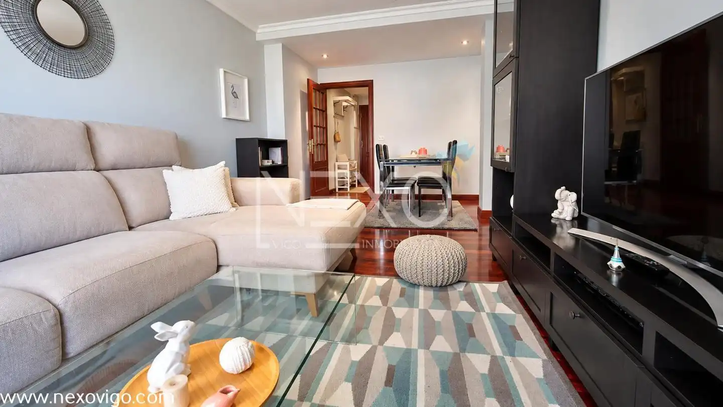 Sala de estar de Piso en venta en Vigo  con Calefacción, Parquet y Trastero