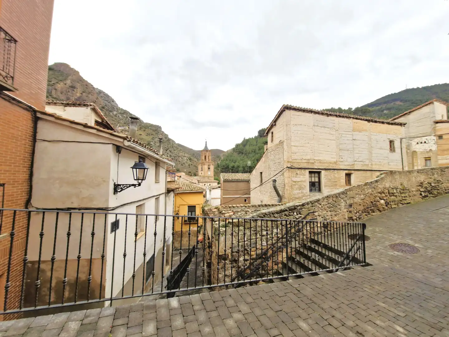 Vista exterior de Finca rústica en venda en Arnedillo amb Calefacció, Traster i Moblat
