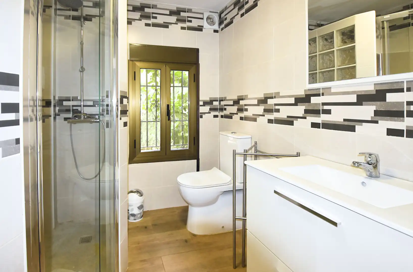 Baño de Casa o chalet en venta en Atarfe con Aire acondicionado, Jardín privado y Piscina