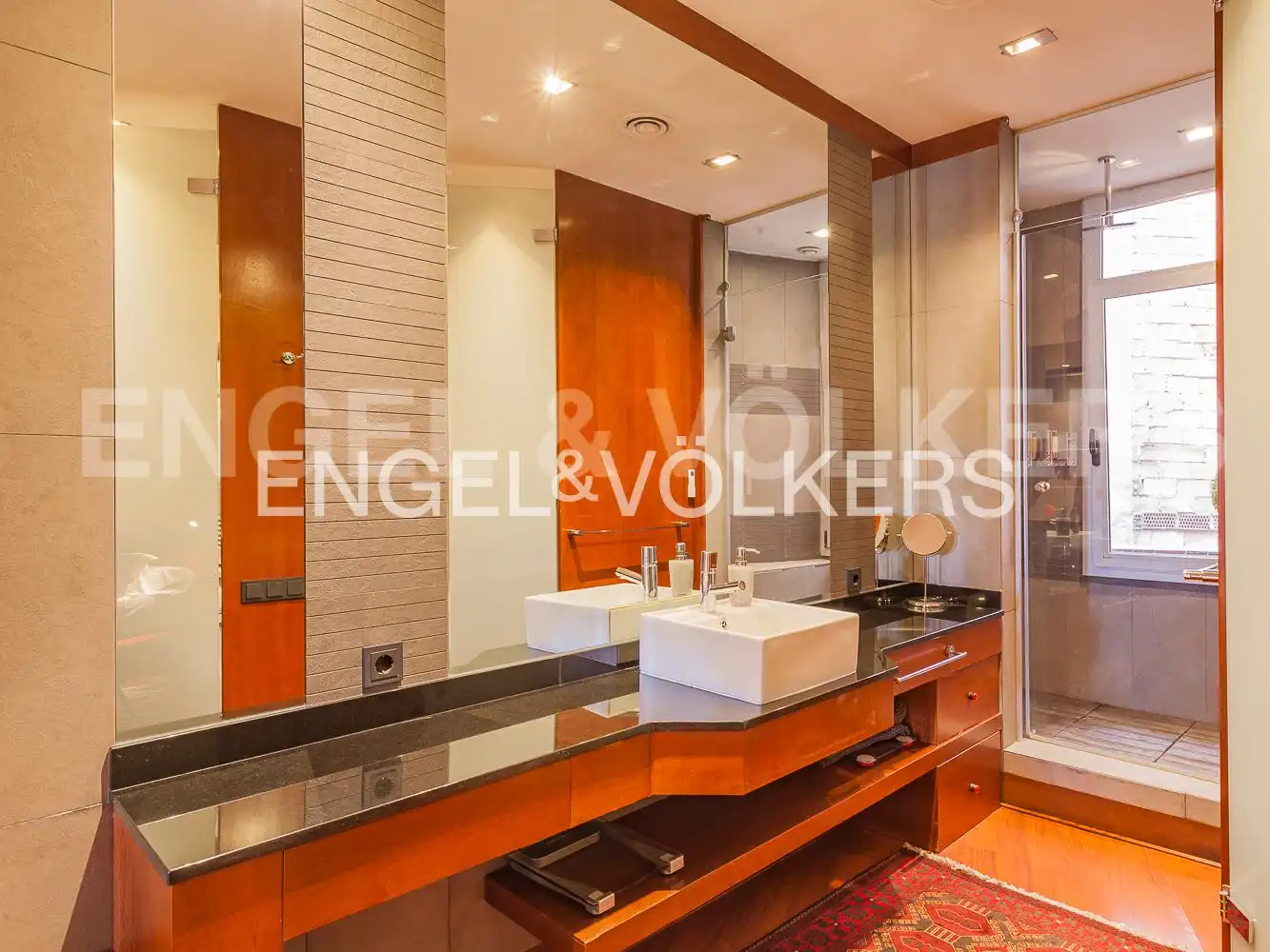 Badezimmer von Wohnung zum Verkauf in Eixample