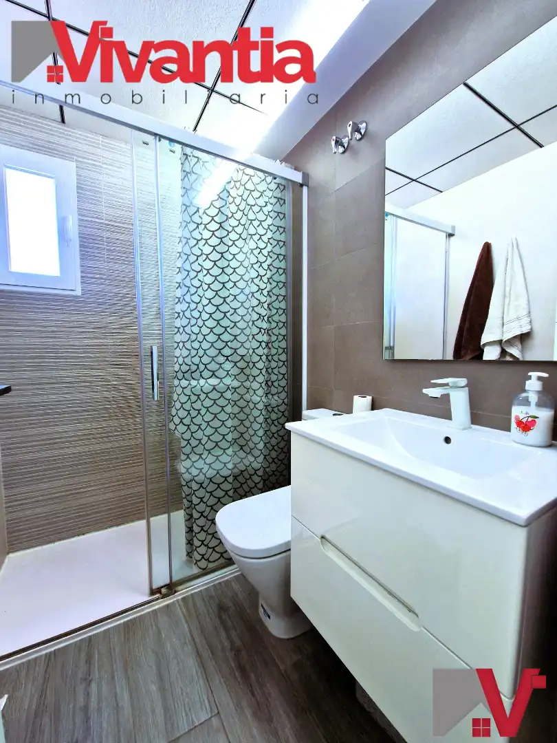 Baño de Piso en venta en Lorca con Aire acondicionado, Calefacción y Terraza