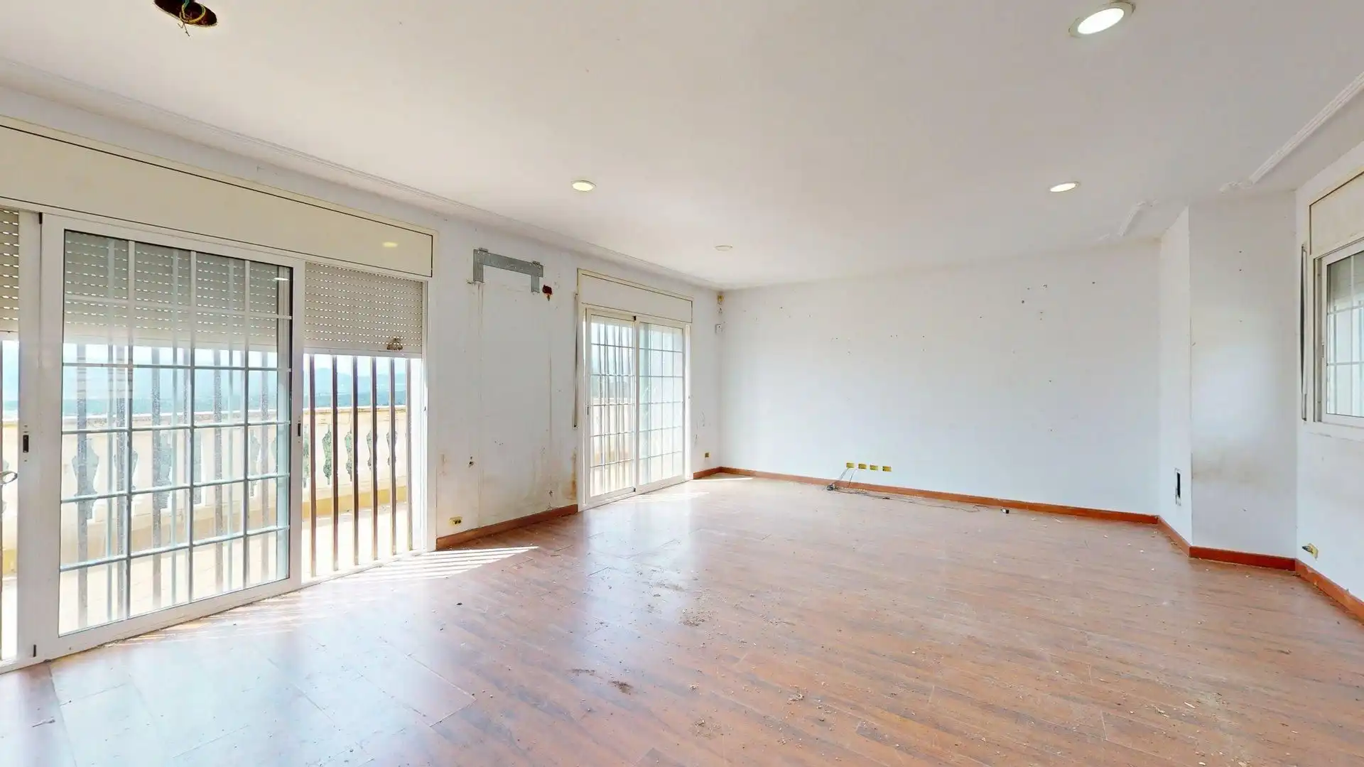 Sala d'estar de Casa o xalet en venda en Tordera amb Jardí privat, Terrassa i Traster