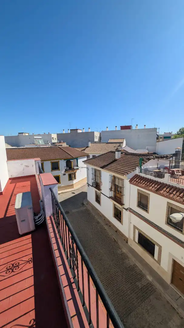 Casa con terrazza in vendita a Calle Platero Rodrigo de León 12