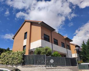 Exterior view of Single-family semi-detached for sale in Valladolid Capital  with Air Conditioner and Terrace