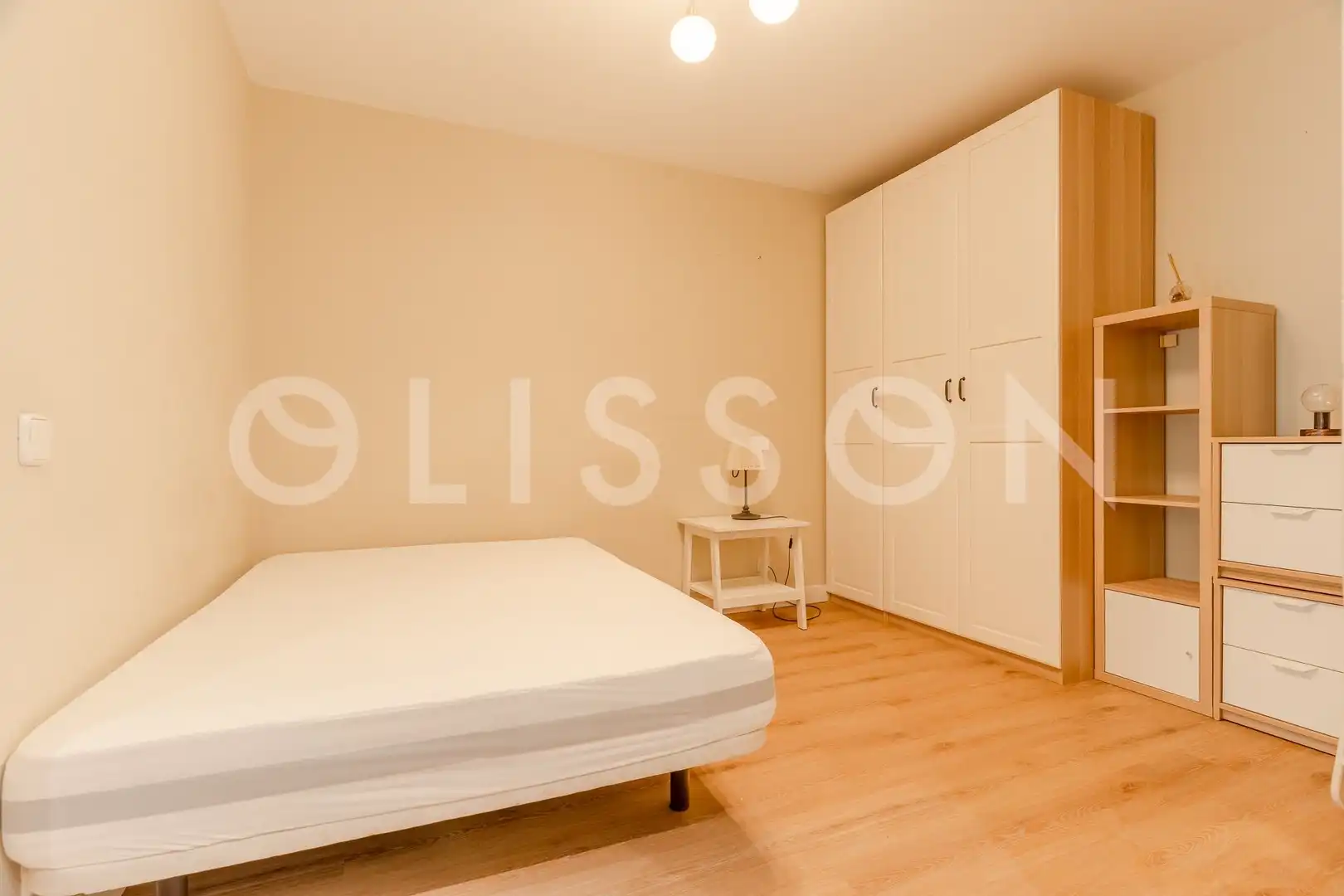 Piso en venta en Madrid con Calefacción, Terraza y Trastero