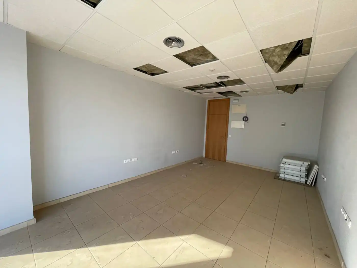 Oficina en venta en Calle Astronomía, 1, San Jerónimo - La Bachillera