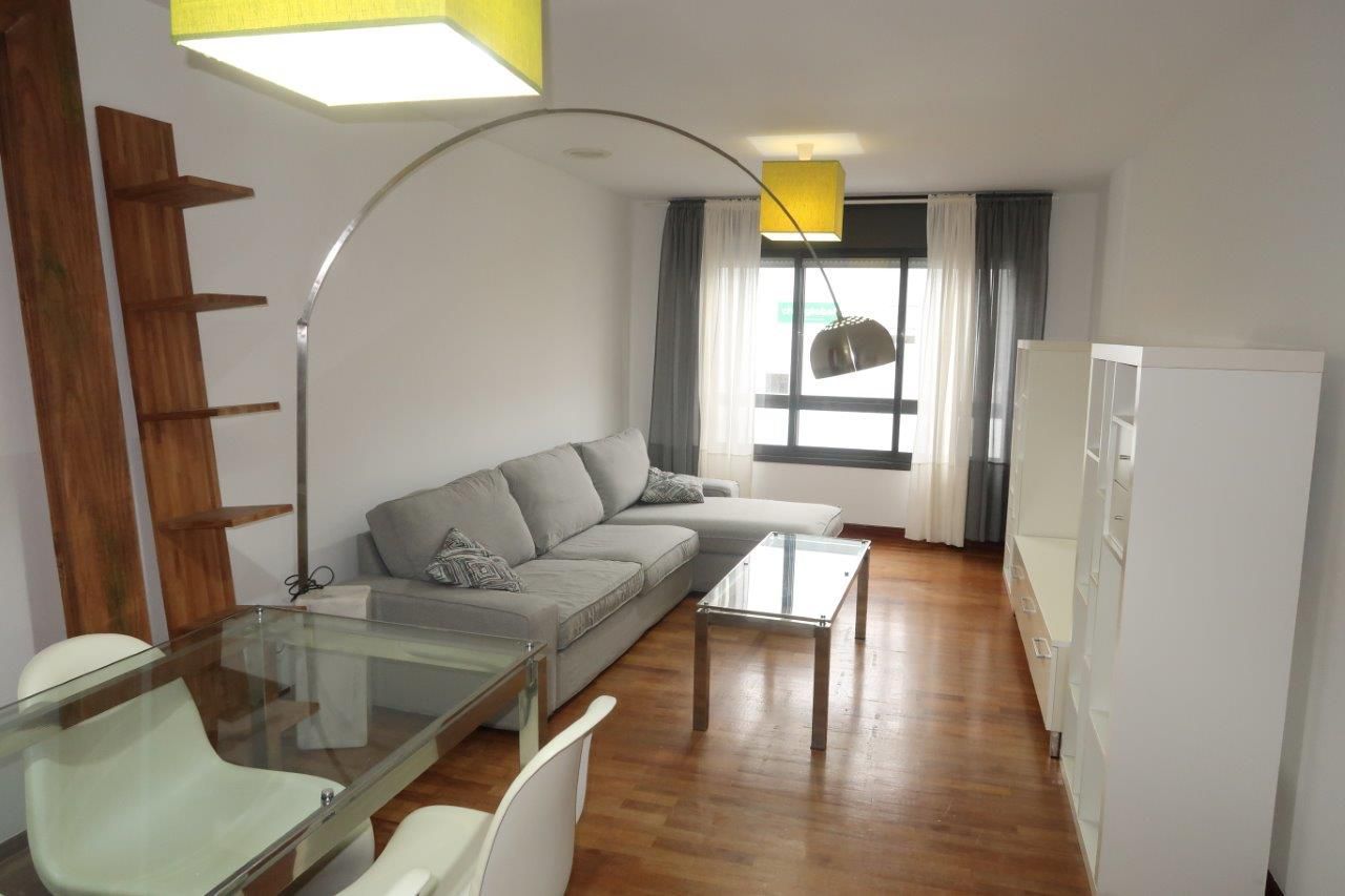 Living room of Flat for rent in A Coruña Capital   with Heating, Parquet flooring and Storage room