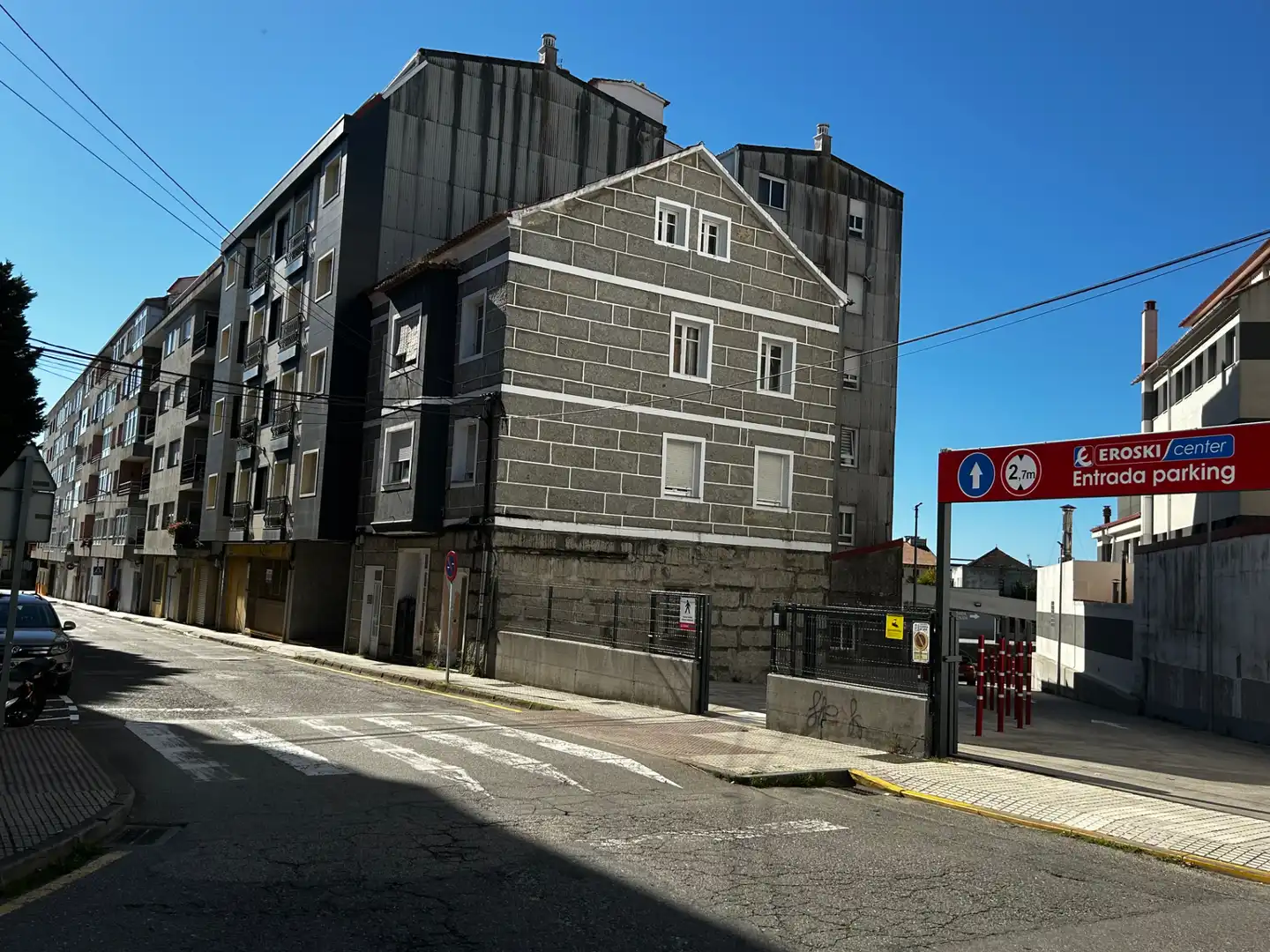 Vista exterior de Casa o chalet en venta en Vilagarcía de Arousa con Calefacción, Jardín privado y Parquet