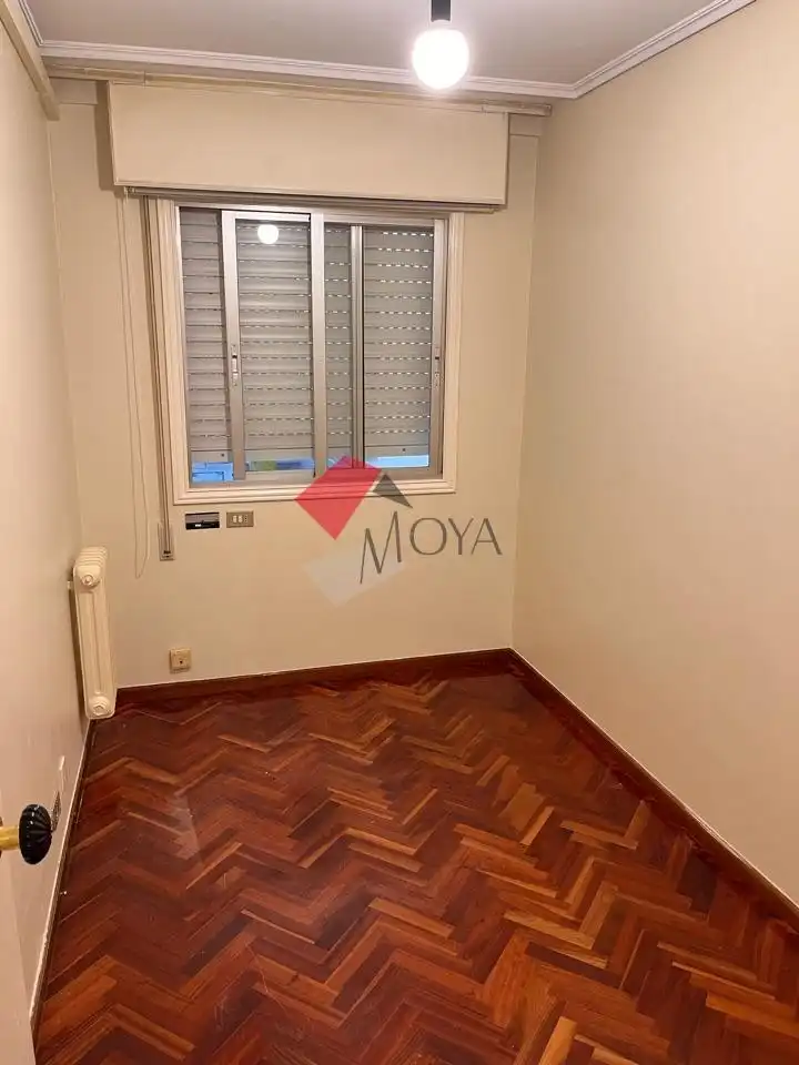 Bedroom of Flat for rent in Vigo   with Heating