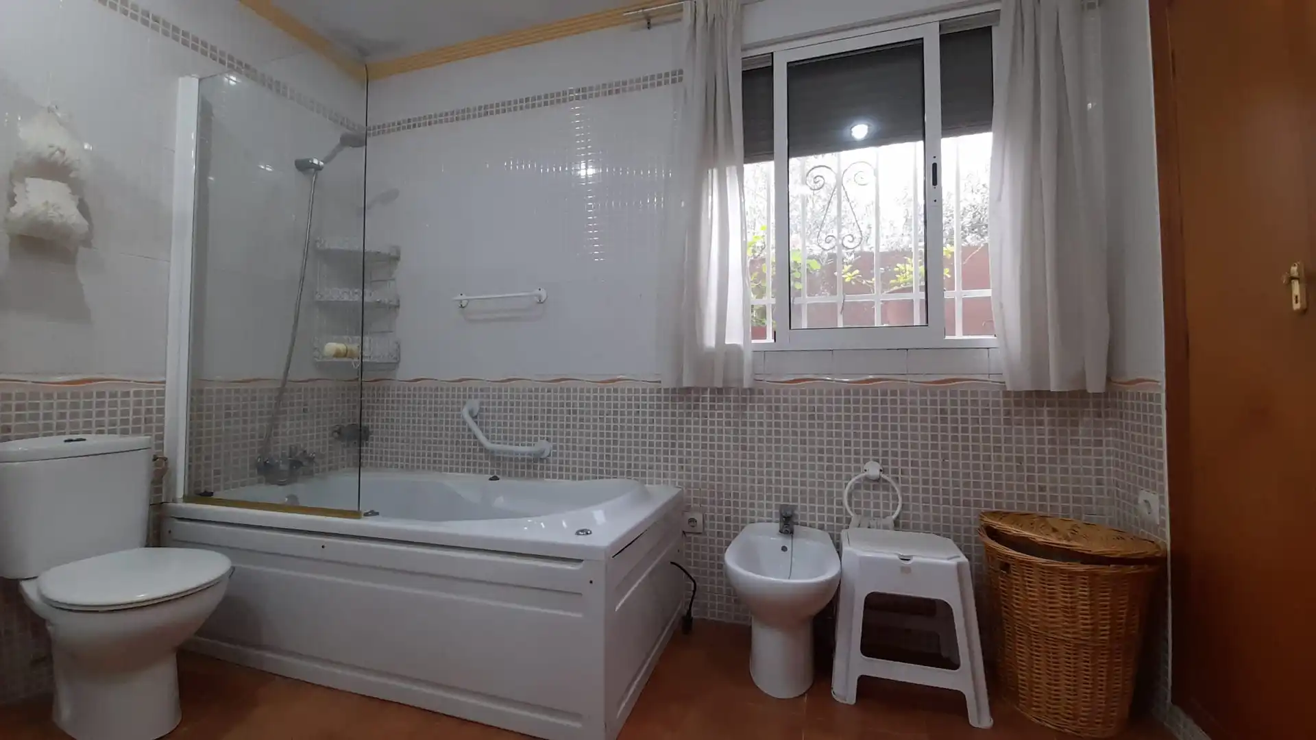 Bathroom of Houses for sale in Córdoba  with Air Conditioner, Heating and Private garden