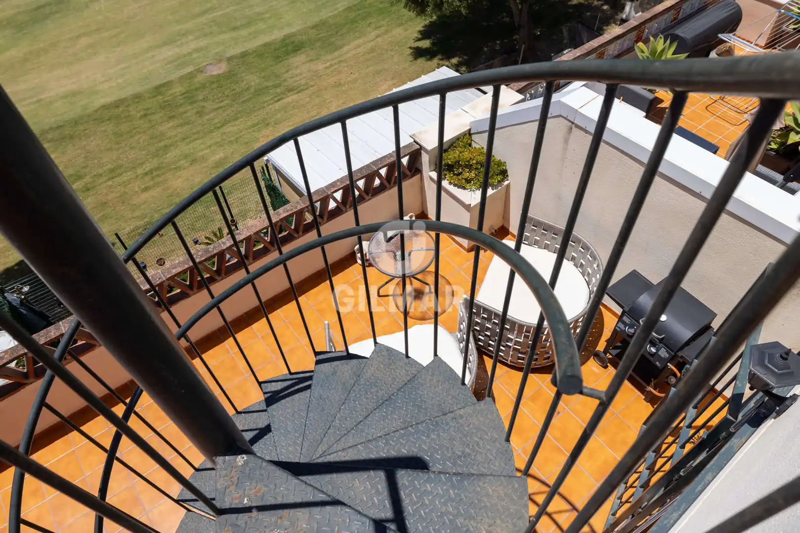 Terraza de Piso en venta en Casares con Jardín privado, Trastero y Piscina