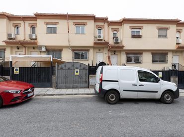Maison mitoyenne avec balcon à vendre à MARTE 21