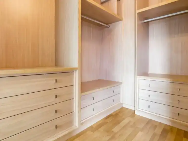 Schlafzimmer von Maisonette zur Miete in  Valencia Capital mit Klimaanlage und Balkon