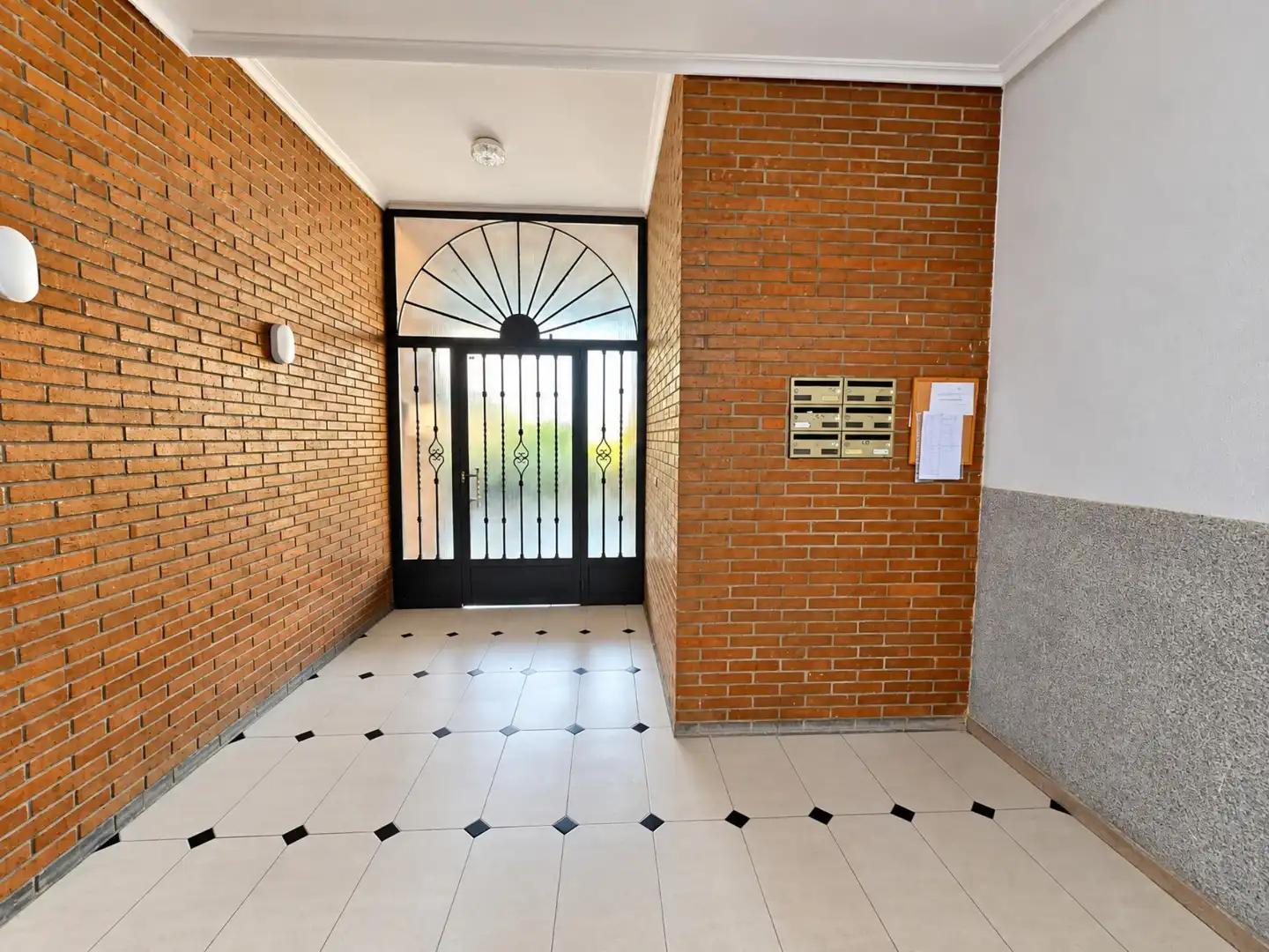 Piso en venta en Los Pinos - El Pilar