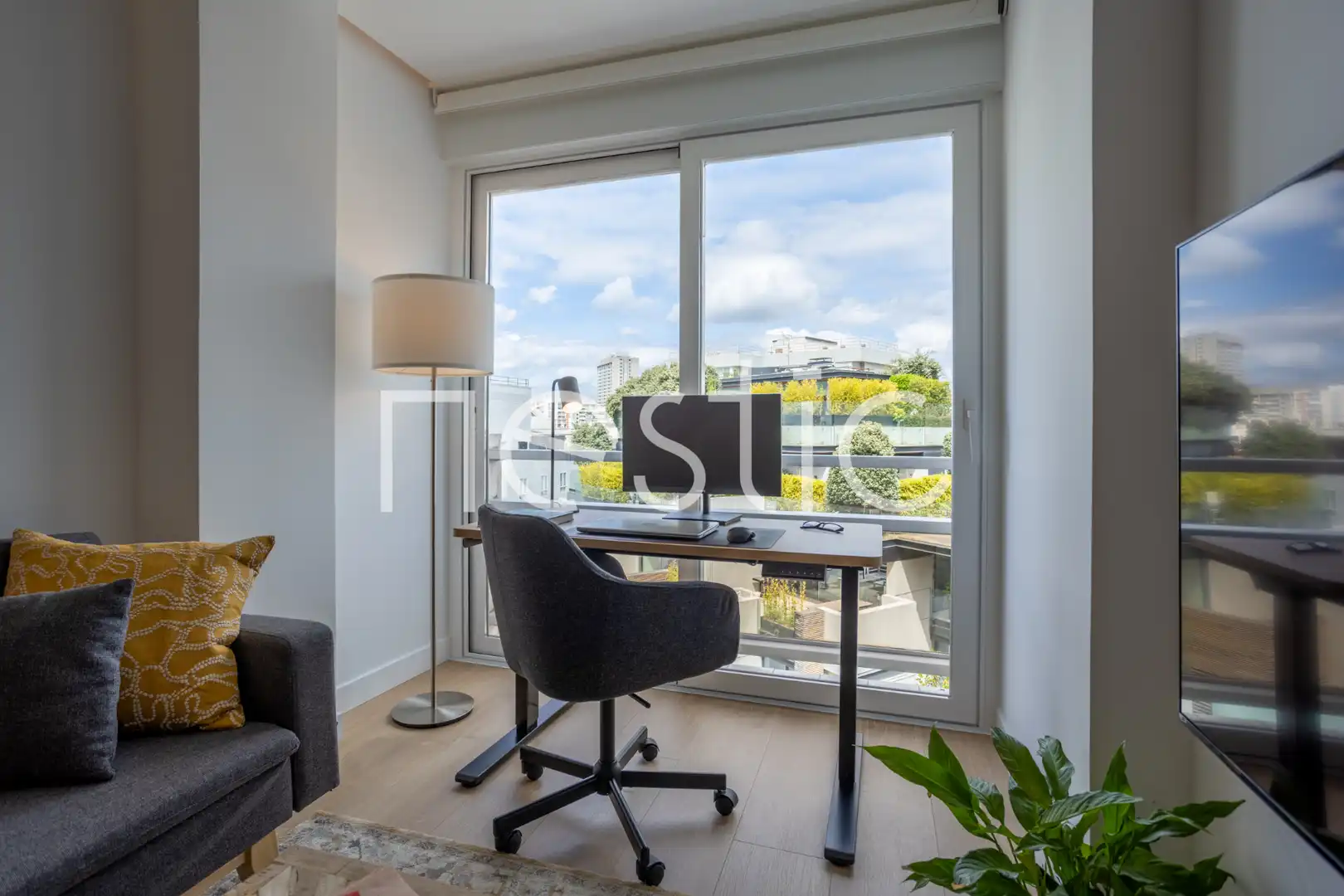 Terrassa de Apartament de lloguer en Madrid amb Aire condicionat, Calefacció i Moblat