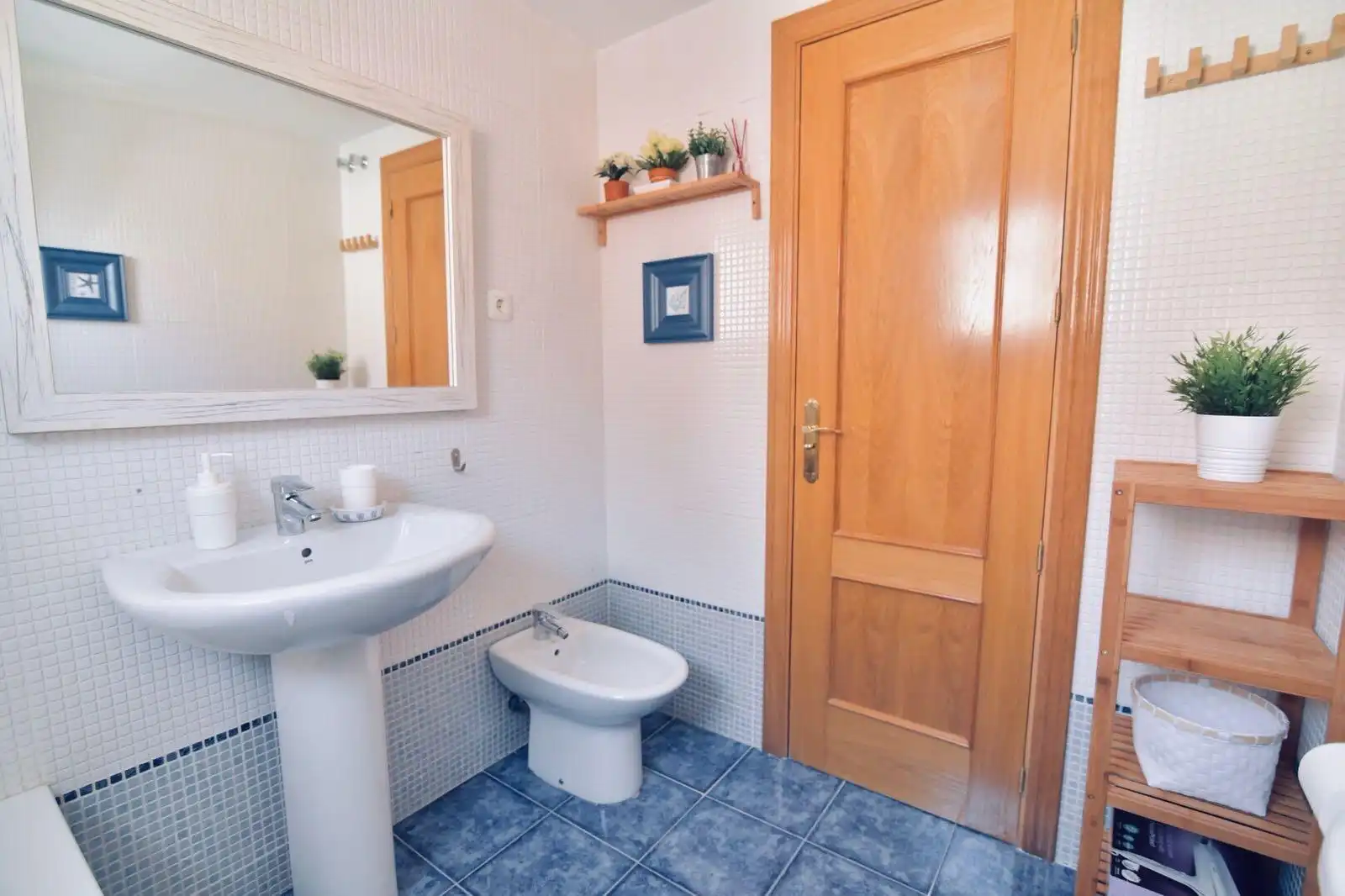 Baño de Planta baja en venta en Vélez-Málaga con Aire acondicionado, Jardín privado y Terraza
