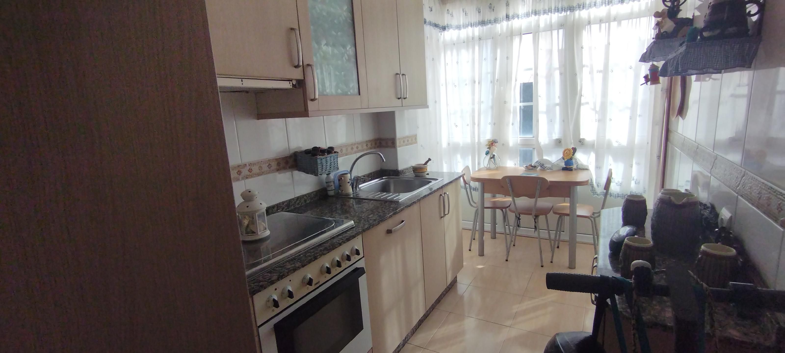 Cocina de Piso en venta en A Coruña Capital  con Calefacción