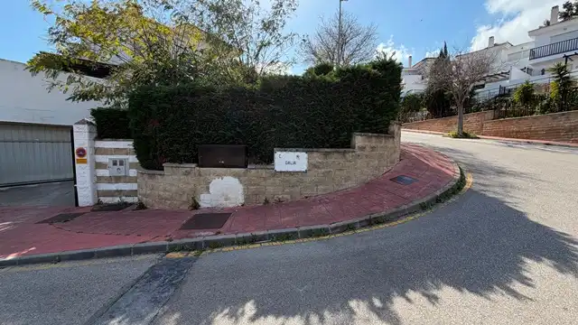 Außenansicht von Garage zum Verkauf in Benalmádena