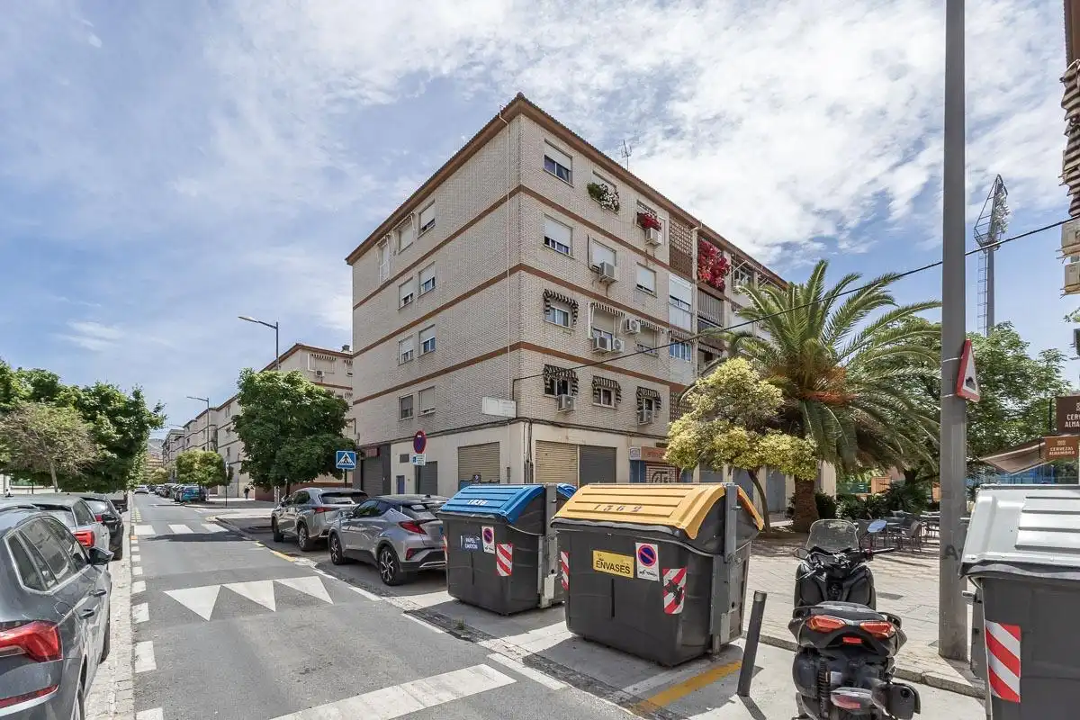 Exterior view of Flat for sale in Granada  with Air Conditioner and Heating