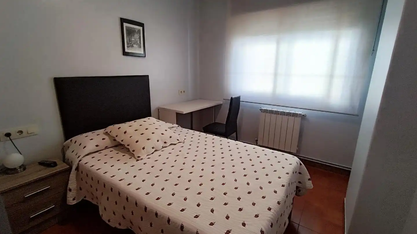 Bedroom of Flat for rent in Pontevedra Capital 