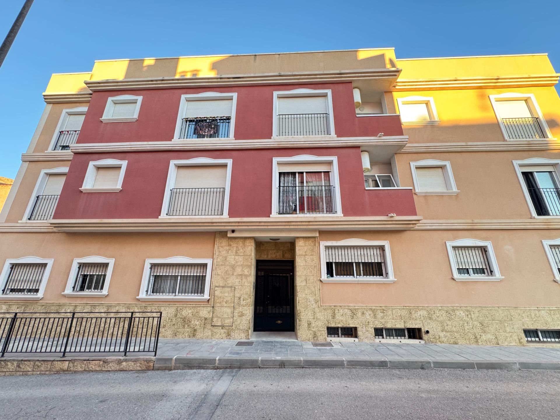 Vista exterior de Pis en venda en Orihuela amb Traster i Balcó