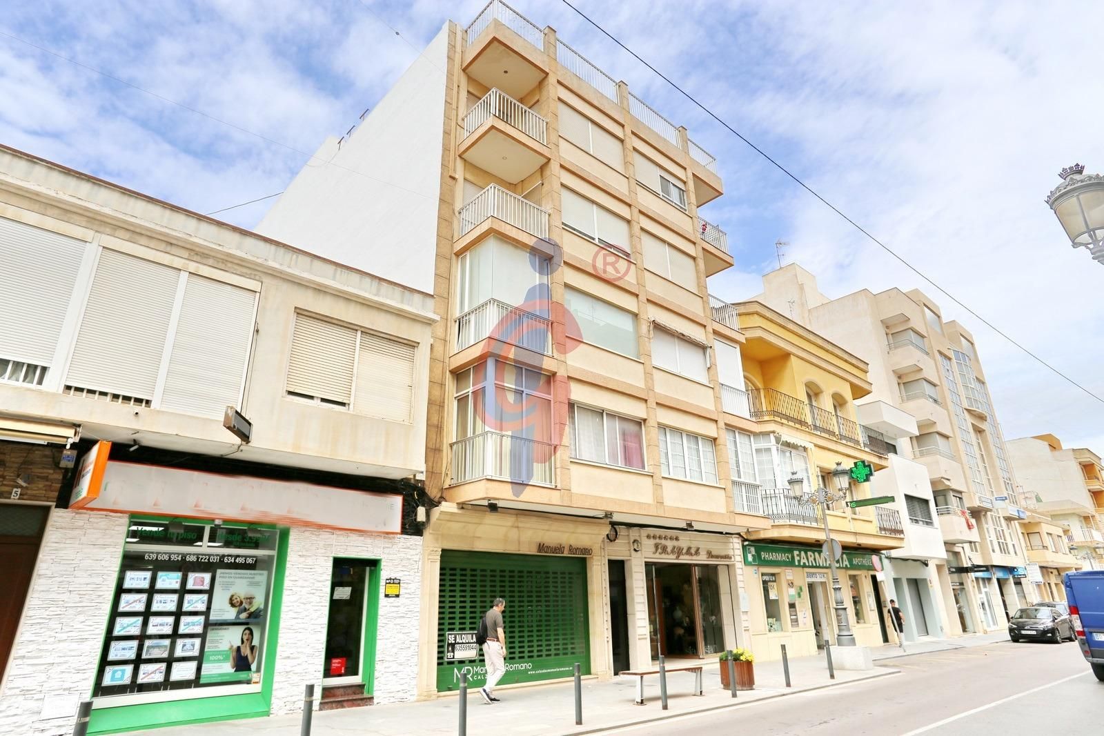 Vista exterior de Apartament en venda en Guardamar del Segura amb Aire condicionat, Calefacció i Traster
