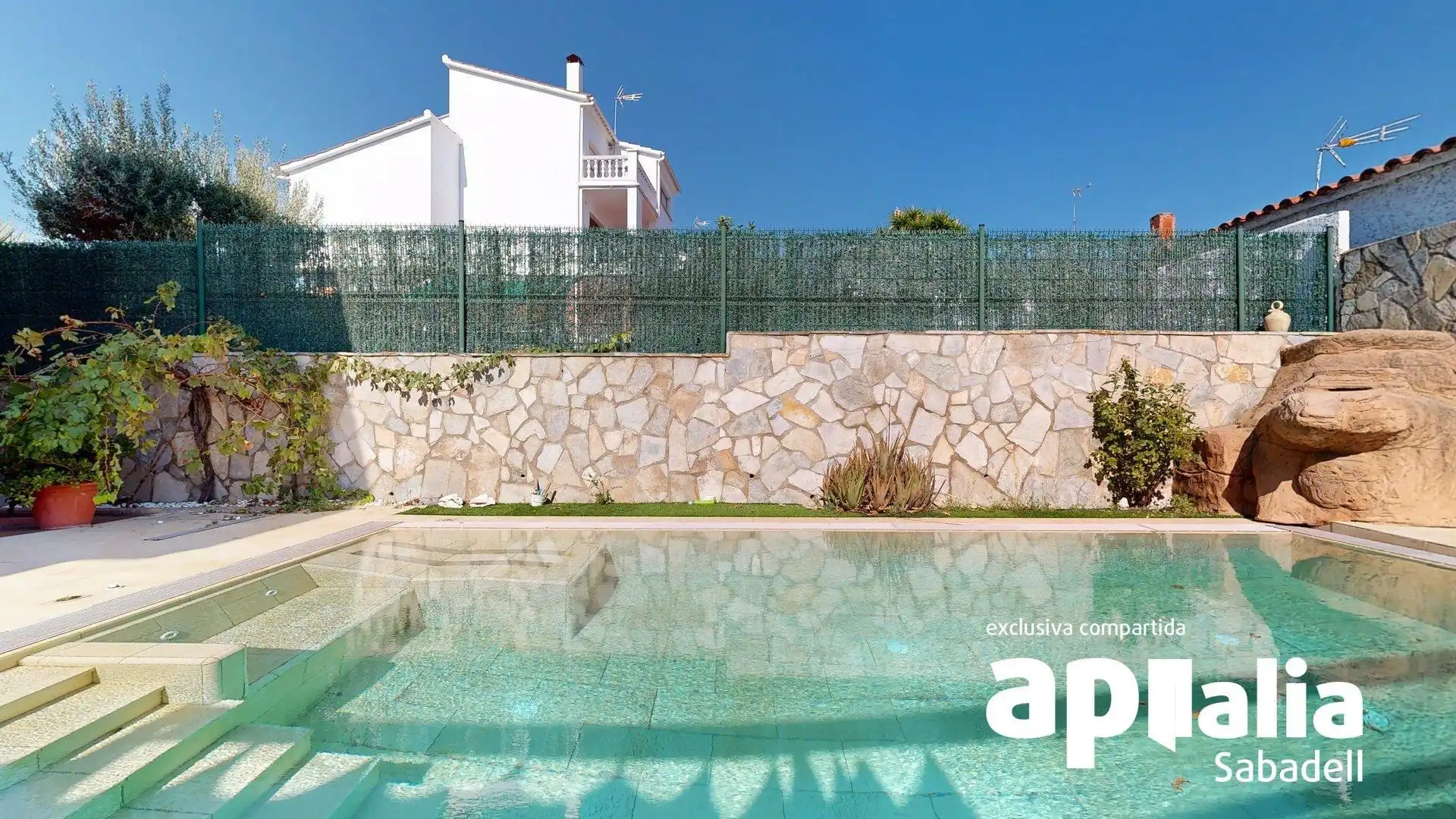 Piscina de Casa o chalet en venta en Barberà del Vallès con Calefacción, Terraza y Balcón