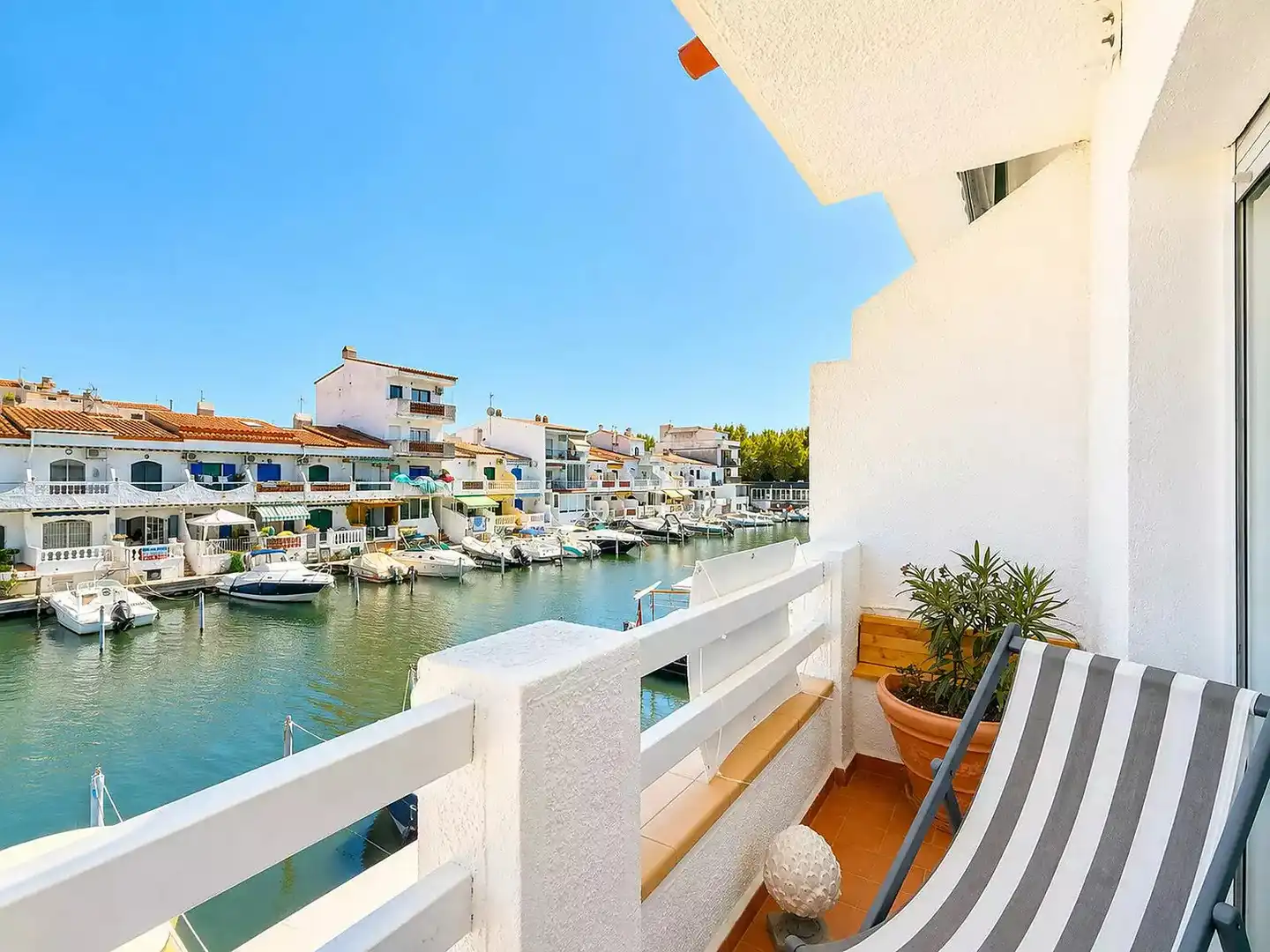 Terraza de Piso en venta en Empuriabrava con Aire acondicionado y Terraza