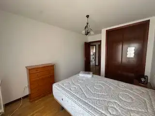 Habitación de Apartamento de alquiler en Villaquilambre con Calefacción, Parquet y Terraza