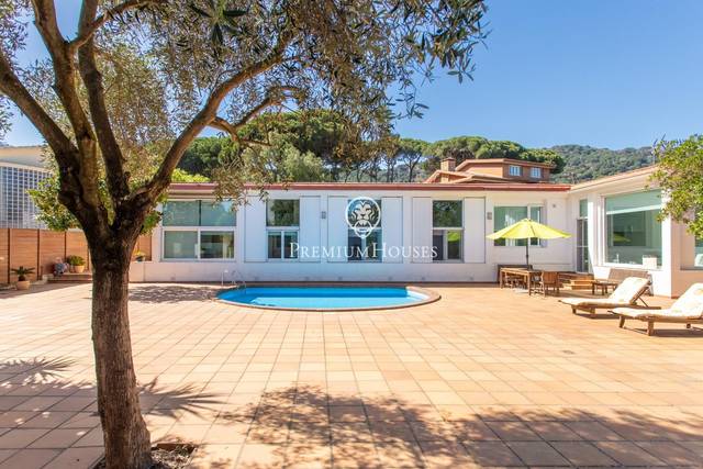 Casa-chalet en Venta en Nucli Urbà