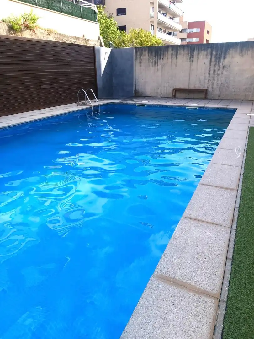 Piscina de Dúplex en venta en Tarragona con Aire acondicionado, Calefacción y Jardín privado