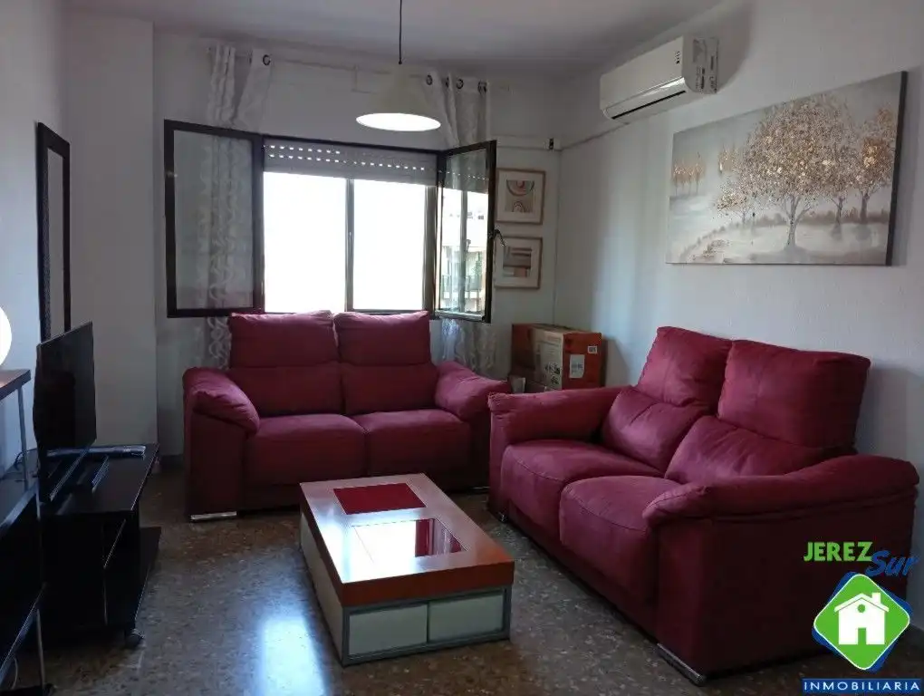 Sala d'estar de Pis de lloguer en Jerez de la Frontera amb Aire condicionat, Calefacció i Moblat