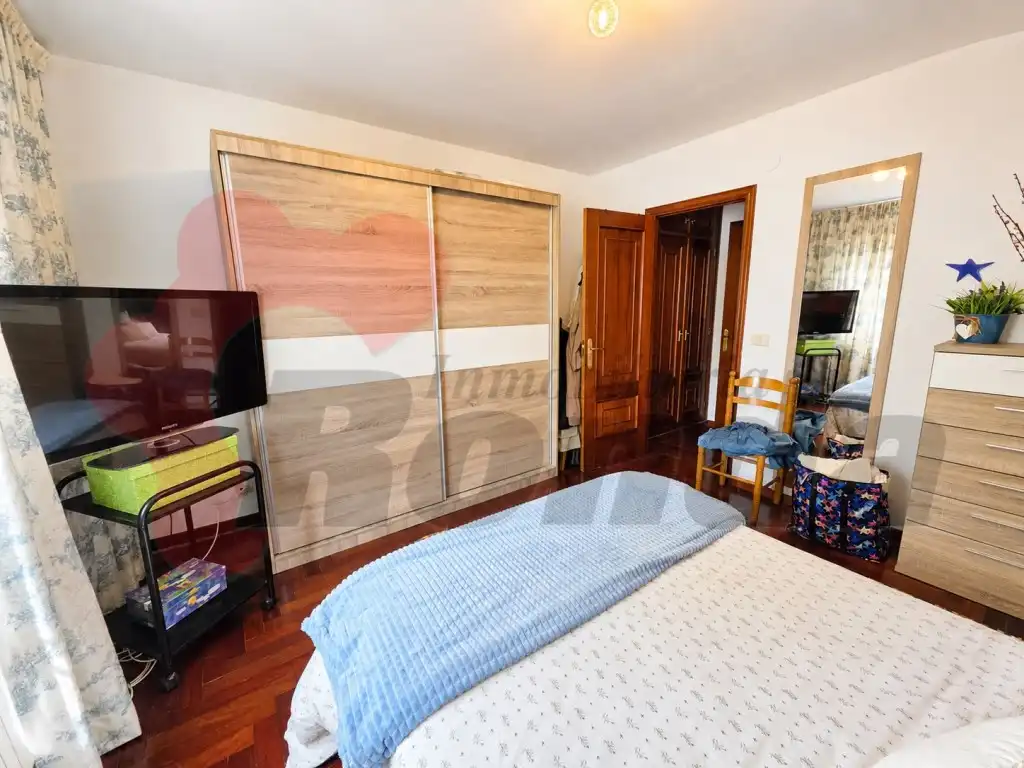 Schlafzimmer von Wohnung zum Verkauf in Lugo mit Möbliert