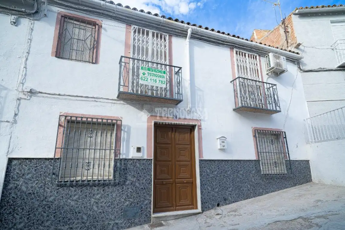 Vista exterior de Casa adosada en venda en Jódar amb Aire condicionat