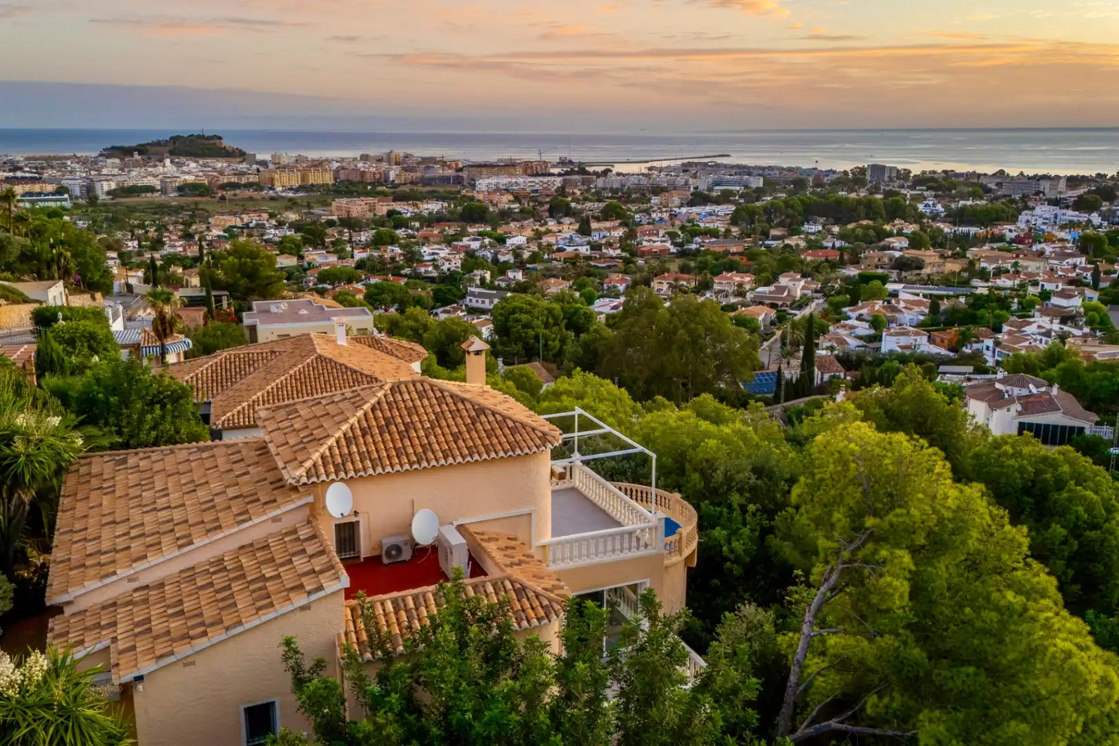 Vista exterior de Casa o chalet en venta en Dénia con Aire acondicionado, Calefacción y Terraza